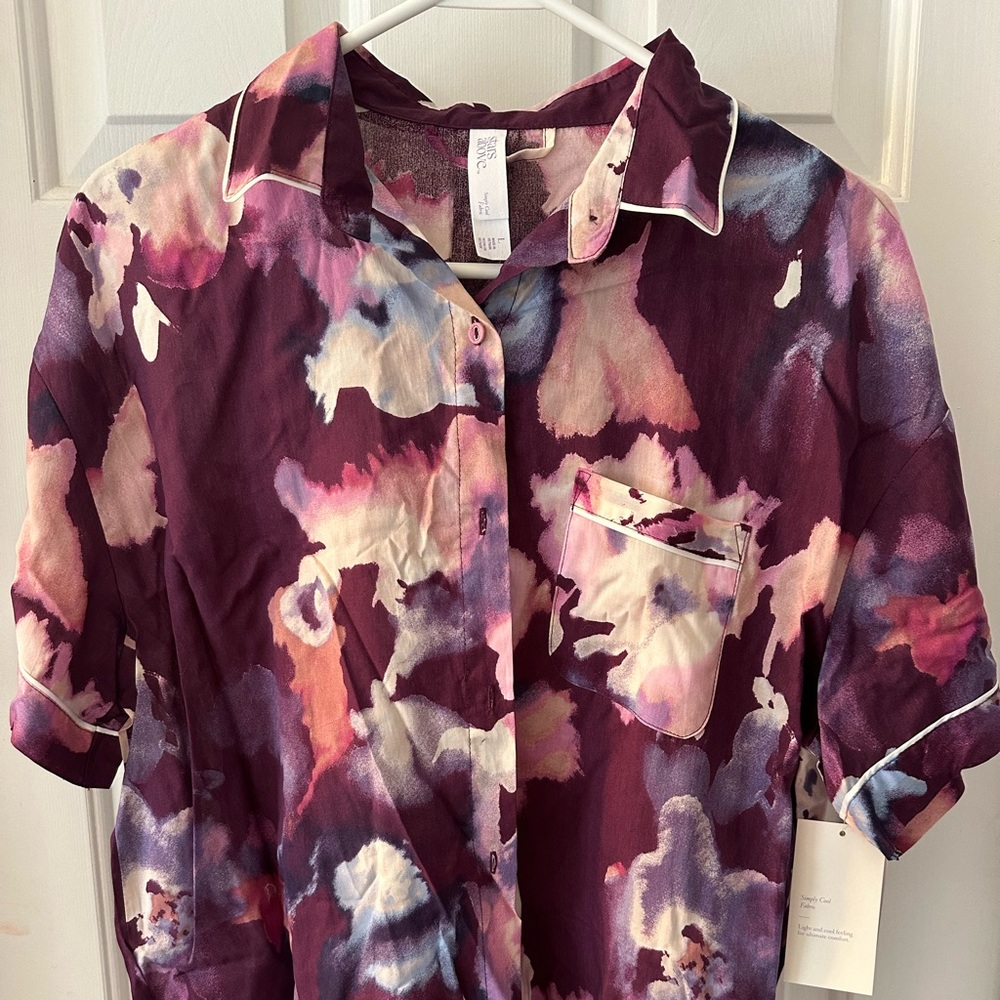 Multi-color pajama top; short sleeve; “simply cool fabric (Lyocell).